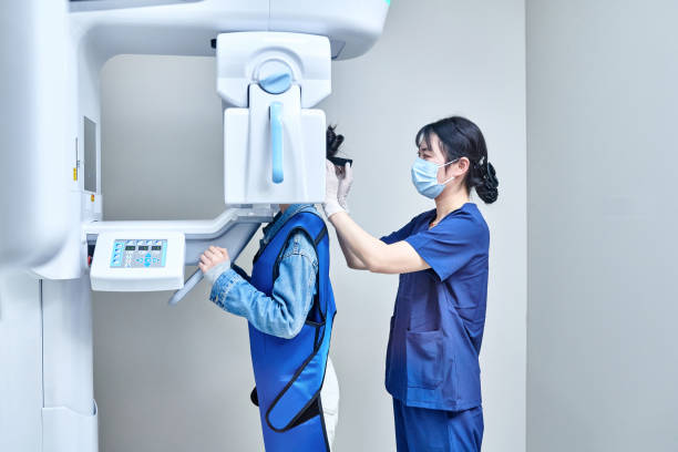 Best Emergency Tooth Extraction in Village Green, NY